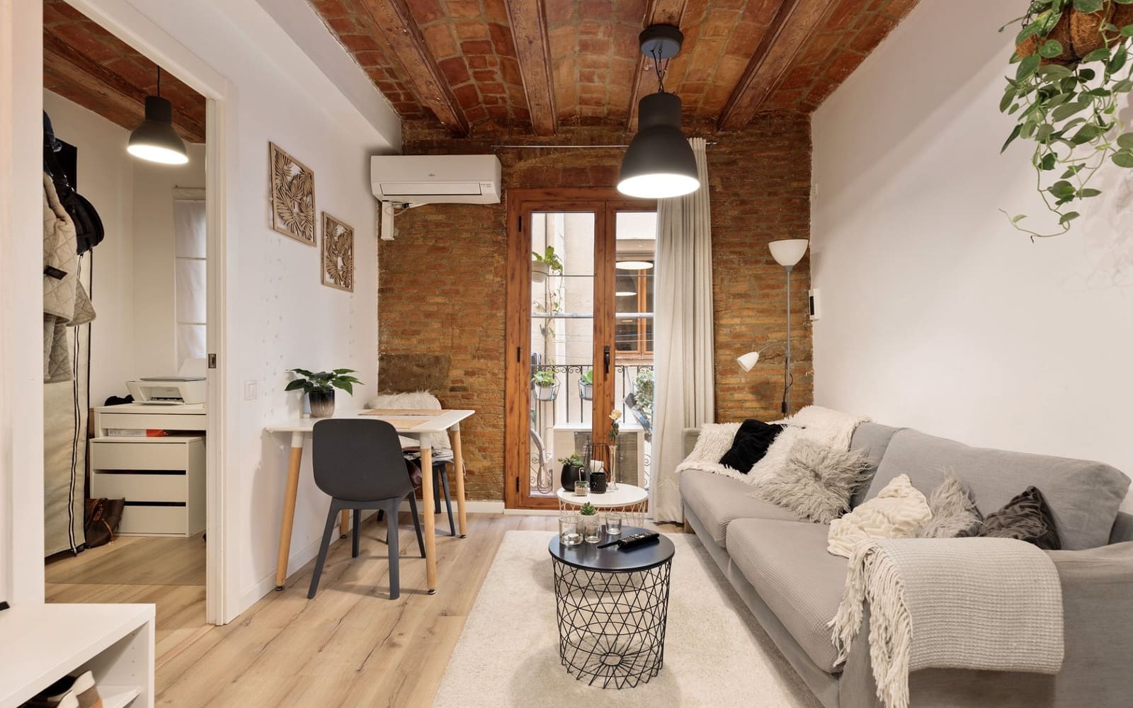 2 sovrum Lägenhet till salu i Barcelona stad - 239 000 € (Ref: 9270354)