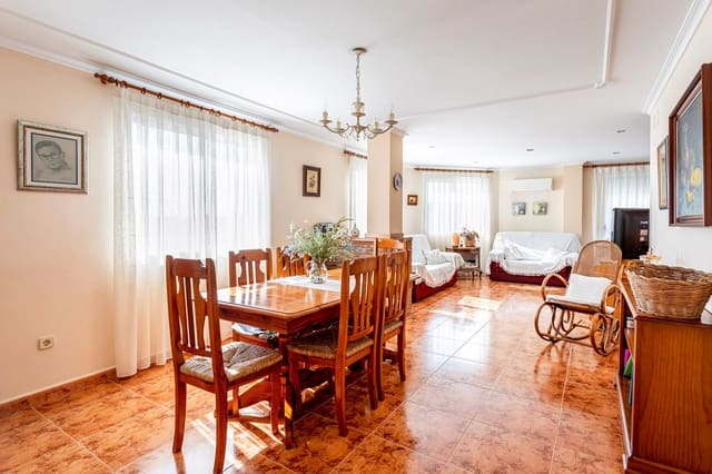 6 bedroom Townhouse for sale in Riola with garage - € 220,000 (Ref: 9274717)