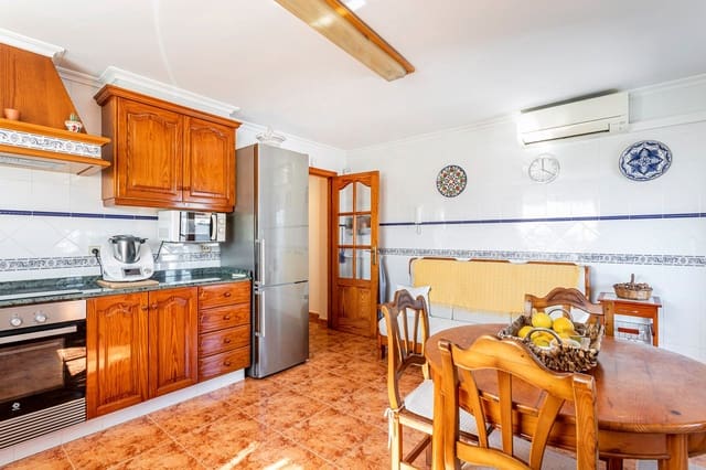 6 bedroom Townhouse for sale in Riola with garage - € 220,000 (Ref: 9274717)