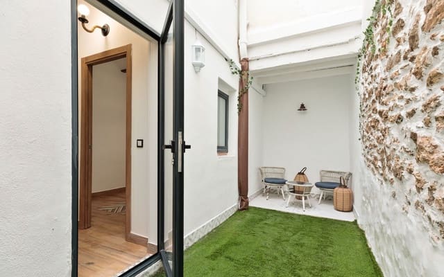 3 bedroom Flat for sale in Can Baró, Barcelona city - € 310,000 (Ref: 9278277)