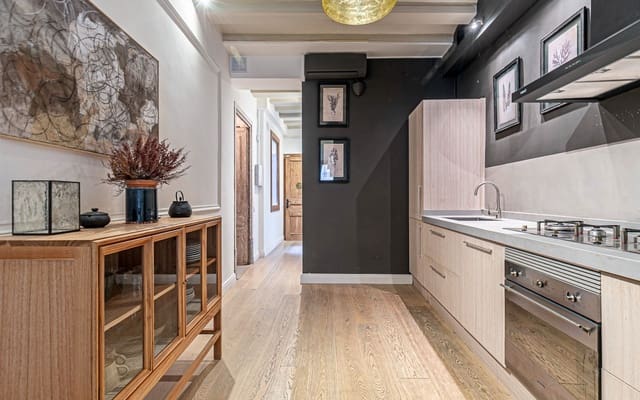 Piso de 1 habitación en El Barri Gòtic, Barcelona ciudad en venta - 360.000 € (Ref: 9283478)