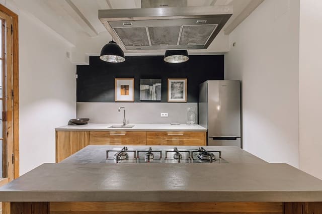 1 slaapkamer Flat te koop in El Barri Gòtic, Barcelona stad - € 415.000 (Ref: 9283479)
