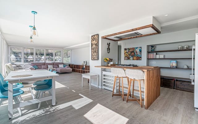 3 soverom Leilighet til leie i Castelldefels med svømmebasseng - € 2 200 (Ref: 9283481)