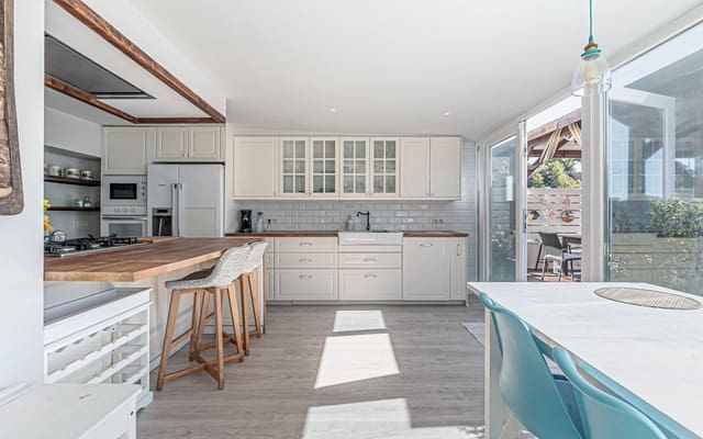 3 soverom Leilighet til leie i Castelldefels med svømmebasseng - € 2 200 (Ref: 9283481)