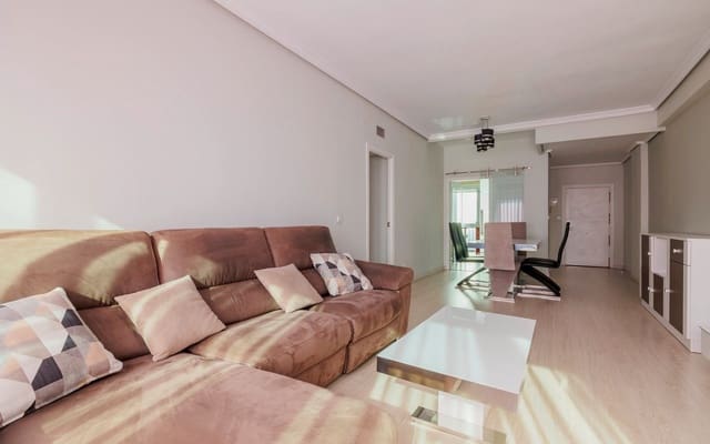 3 bedroom Flat for rent in Estrella, Madrid city - € 2,250 (Ref: 9289576)