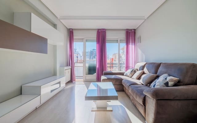 3 bedroom Flat for rent in Estrella, Madrid city - € 2,250 (Ref: 9289576)