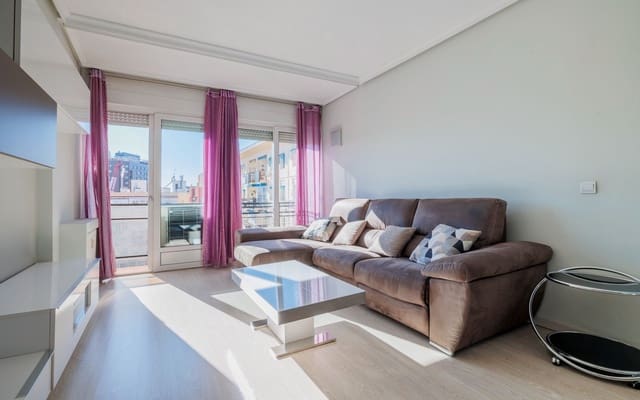 3 bedroom Flat for rent in Estrella, Madrid city - € 2,250 (Ref: 9289576)
