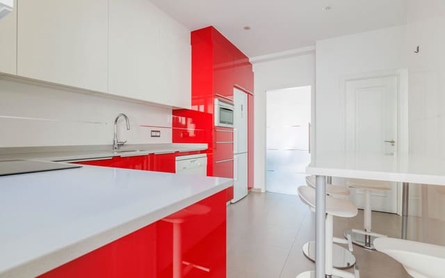 3 bedroom Flat for rent in Estrella, Madrid city - € 2,250 (Ref: 9289576)