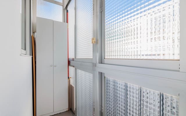 3 bedroom Flat for rent in Estrella, Madrid city - € 2,250 (Ref: 9289576)