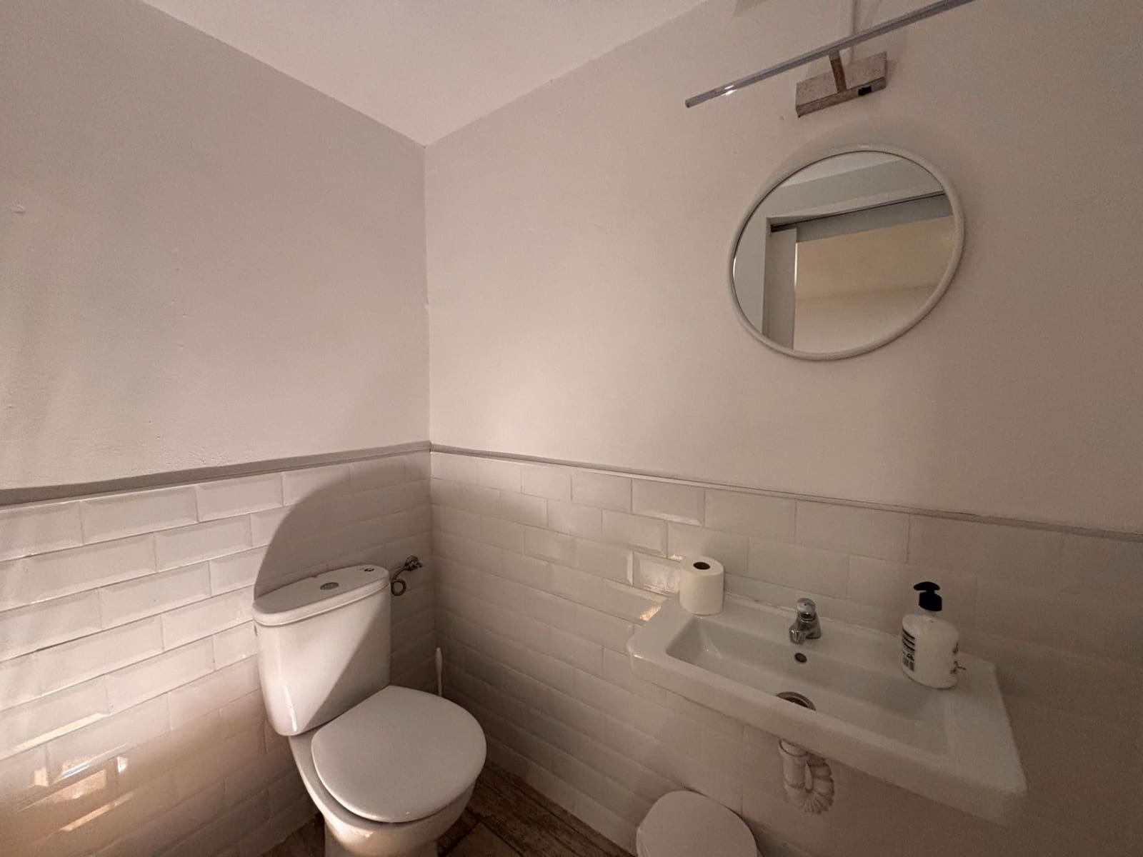 Commercieel te koop in Barcelona stad - € 271.000 (Ref: 9293369)