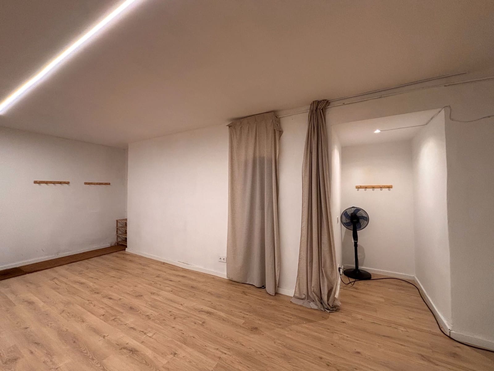 Commercieel te koop in Barcelona stad - € 271.000 (Ref: 9293369)