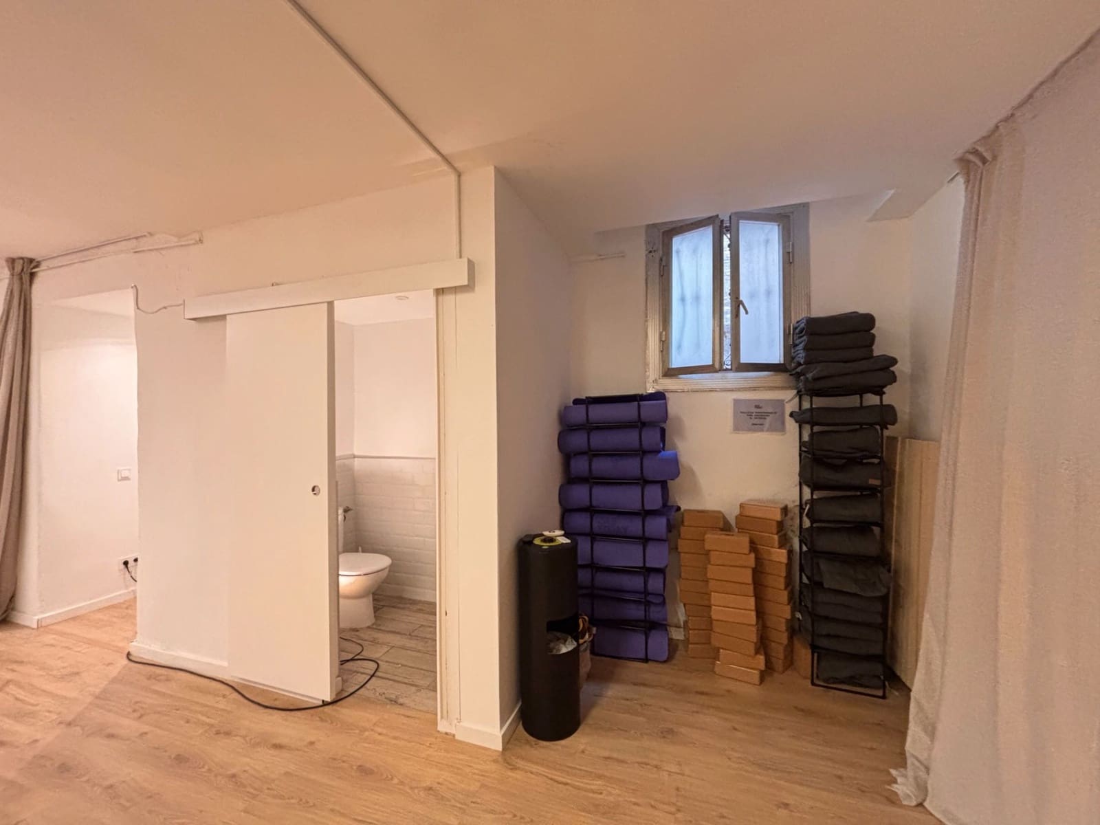 Commercieel te koop in Barcelona stad - € 271.000 (Ref: 9293369)