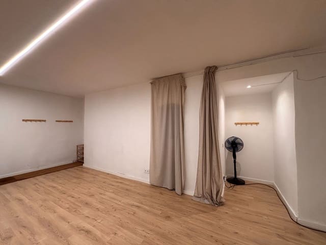 Comercial para venda em Sant Pere, Santa Caterina i La Ribera, Barcelona cidade - 271 000 € (Ref: 9293369)