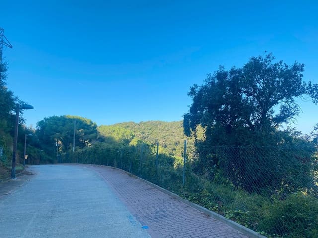 Tomt till salu i Sant Fost de Campsentelles - 315 000 € (Ref: 9298986)