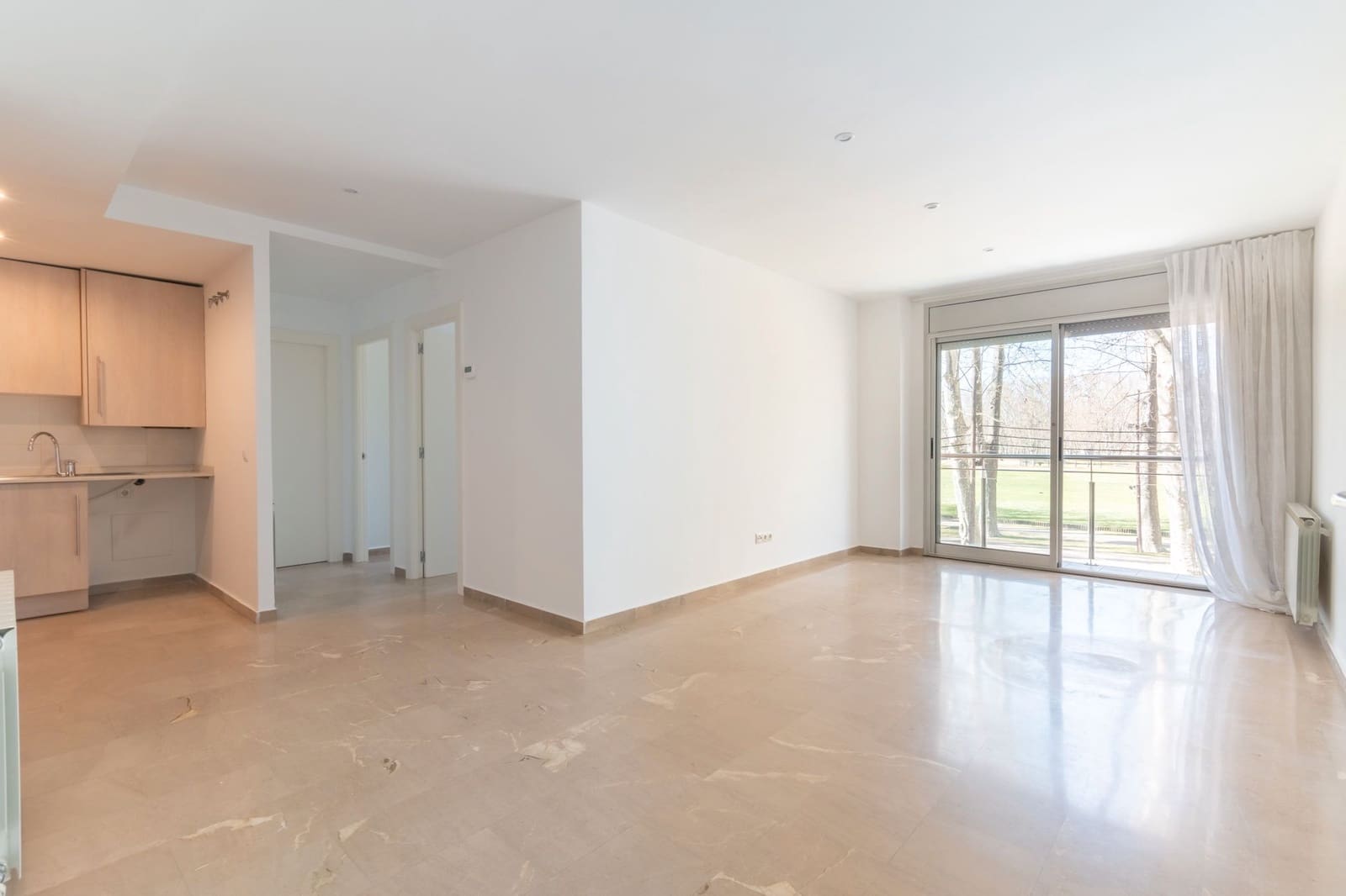 2 sypialnia Mieszkanie na sprzedaż w Miasto Girona z garażem - 275 000 € (Ref: 9343642)