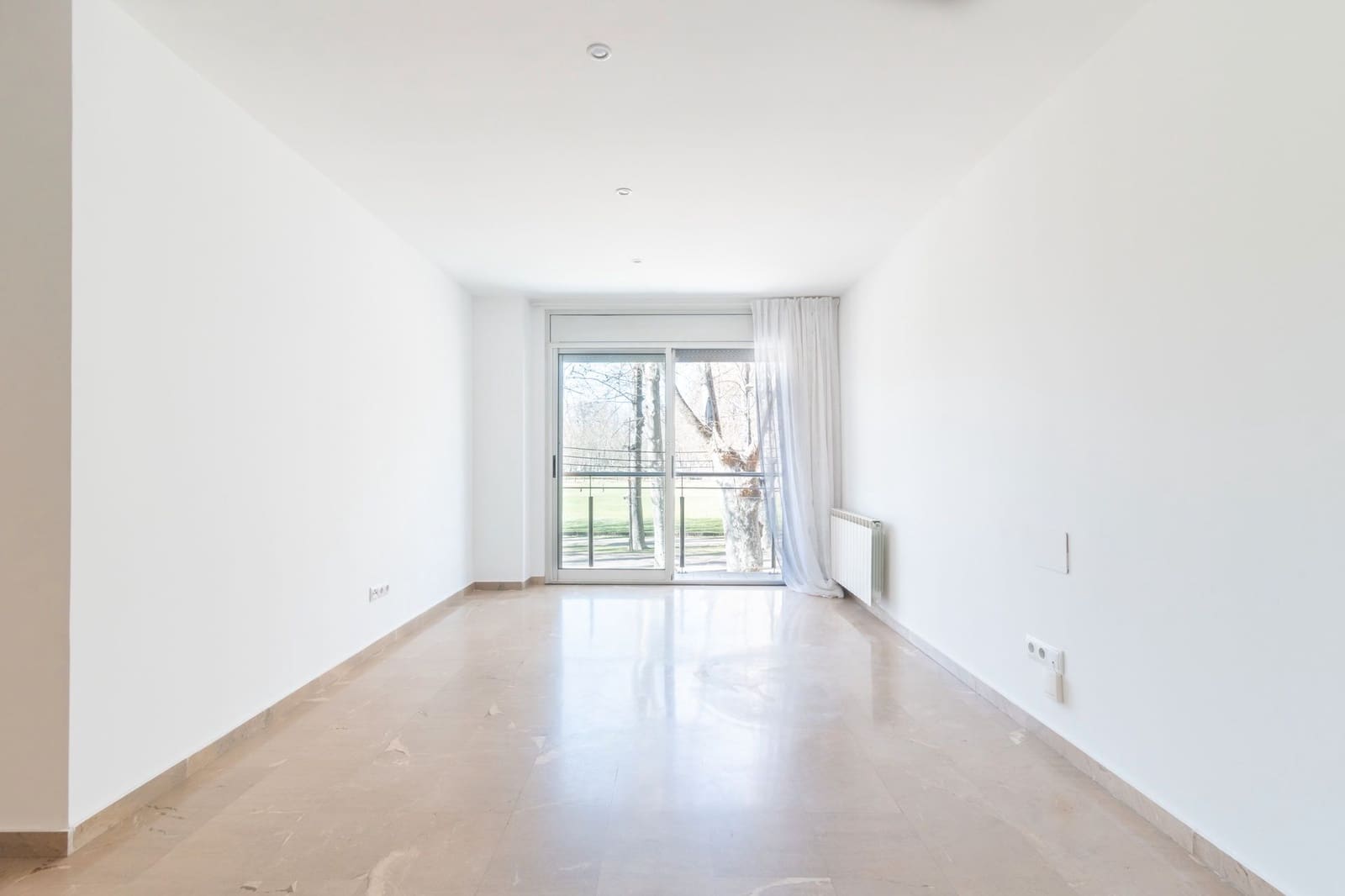 2 sypialnia Mieszkanie na sprzedaż w Miasto Girona z garażem - 275 000 € (Ref: 9343642)