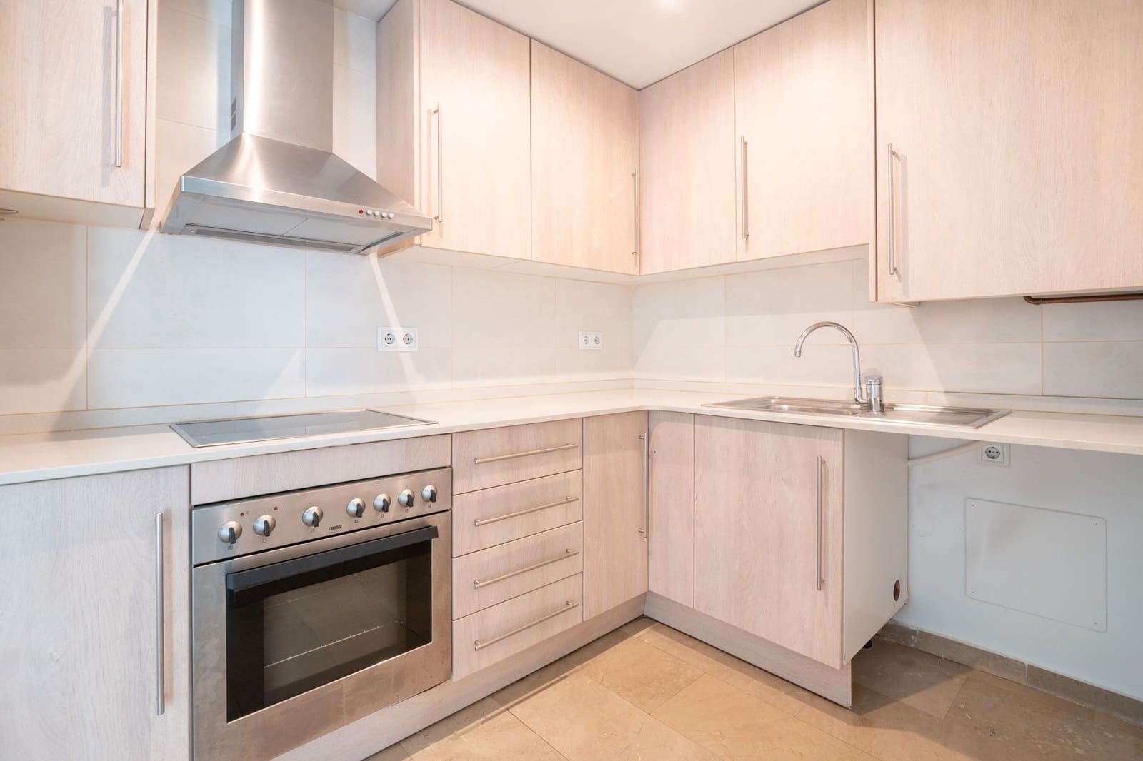 2 sypialnia Mieszkanie na sprzedaż w Miasto Girona z garażem - 275 000 € (Ref: 9343642)