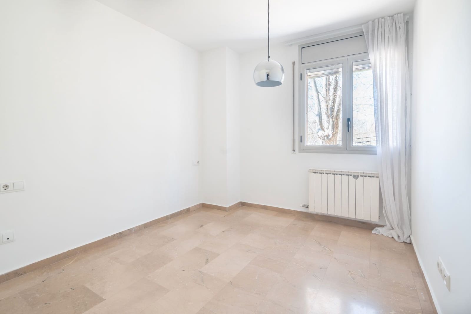 2 sypialnia Mieszkanie na sprzedaż w Miasto Girona z garażem - 275 000 € (Ref: 9343642)