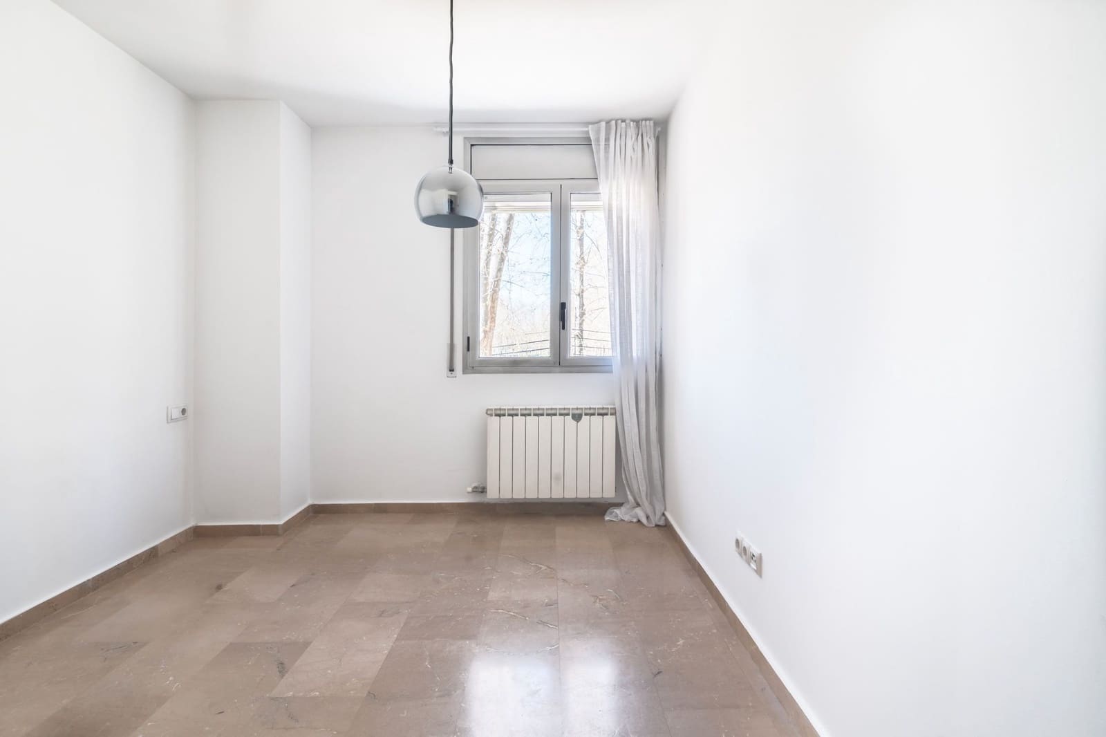 2 sypialnia Mieszkanie na sprzedaż w Miasto Girona z garażem - 275 000 € (Ref: 9343642)