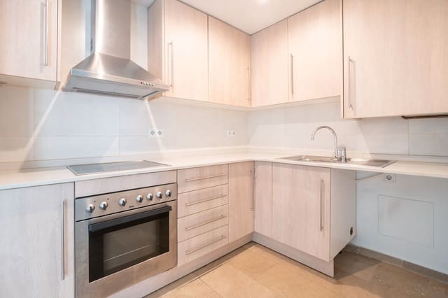 2 sypialnia Mieszkanie na sprzedaż w Miasto Girona z garażem - 275 000 € (Ref: 9343642)