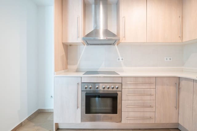 2 sypialnia Mieszkanie na sprzedaż w Miasto Girona z garażem - 275 000 € (Ref: 9343642)