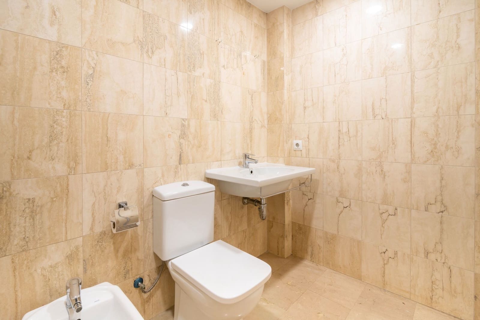 2 sypialnia Mieszkanie na sprzedaż w Miasto Girona z garażem - 275 000 € (Ref: 9343642)