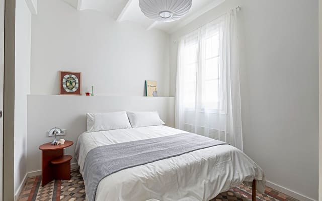 3 soveværelse Lejlighed til leje i El Barri Gòtic, Barcelona by - € 3.450 (Ref: 9344001)