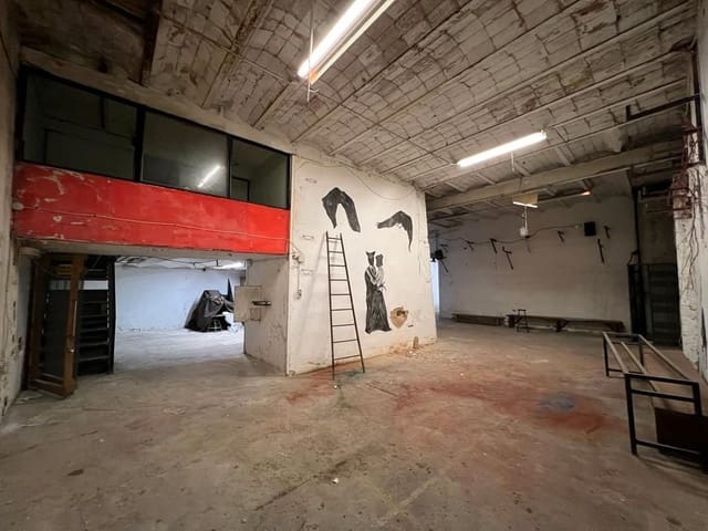 Kaupallinen myytävänä paikassa El Poble Sec, Barcelona kaupunki - 664 000 € (Ref: 9348034)