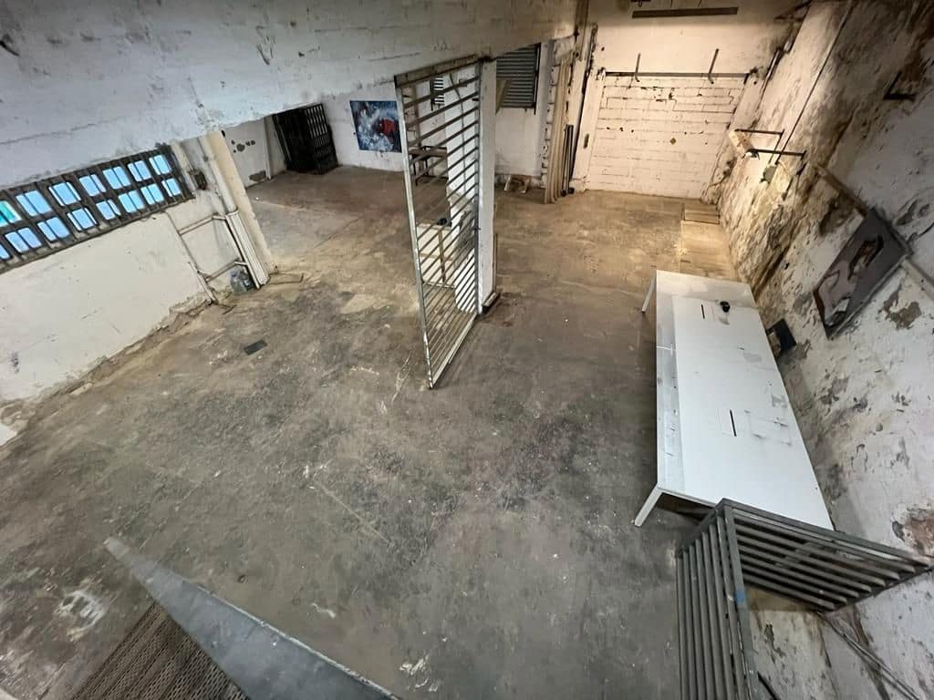 Kommersiell til salgs i Barcelona by - € 664 000 (Ref: 9348034)