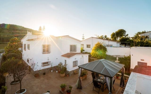 4 soverom Villa til salgs i Calafell med svømmebasseng garasje - € 294 900 (Ref: 9348035)