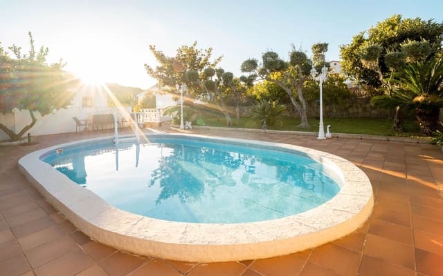 4 soverom Villa til salgs i Calafell med svømmebasseng garasje - € 294 900 (Ref: 9348035)