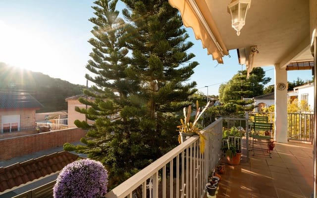 4 soverom Villa til salgs i Calafell med svømmebasseng garasje - € 294 900 (Ref: 9348035)