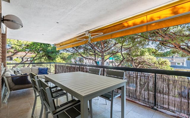 2 quarto Penthouse para venda em Castelldefels com piscina garagem - 665 000 € (Ref: 9348713)