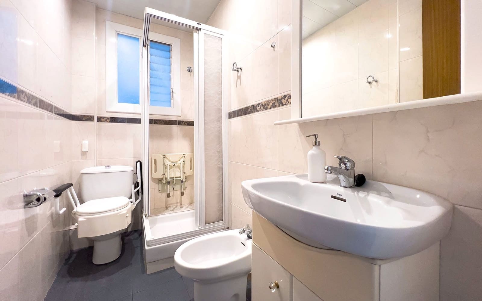 4 soveværelse Lejlighed til salg i Barcelona by - € 470.000 (Ref: 9354160)