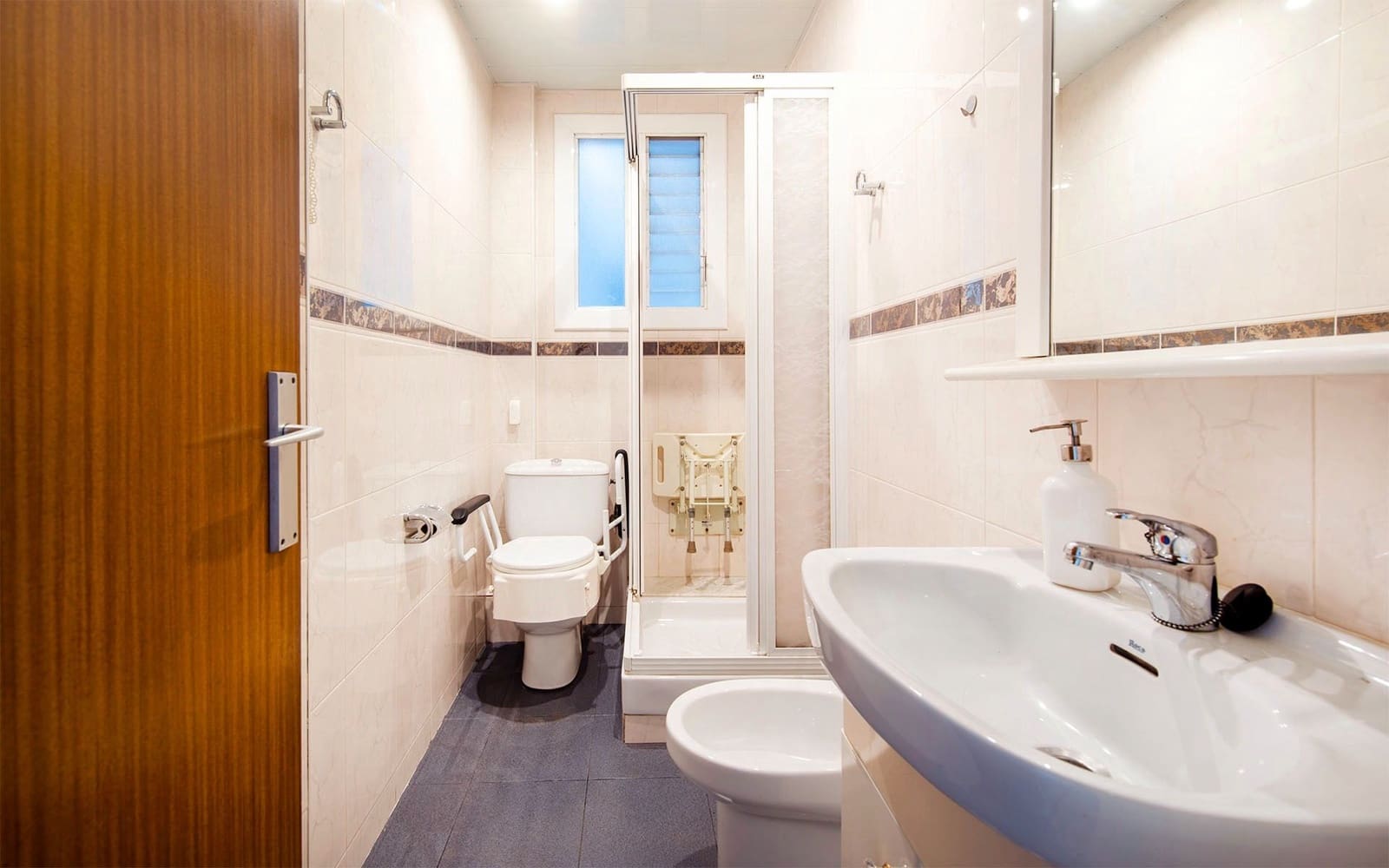 4 soveværelse Lejlighed til salg i Barcelona by - € 470.000 (Ref: 9354160)