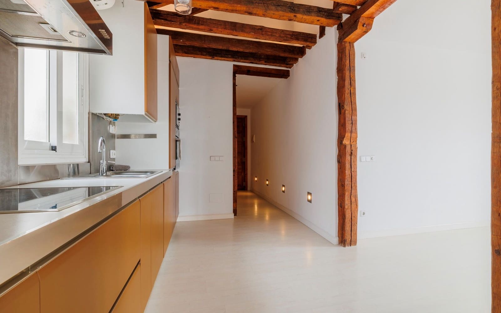 Appartement de 2 chambres à louer à Madrid ville - 1 900 € (Ref: 9354161)