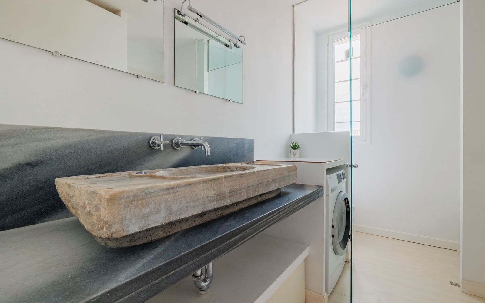 Appartement de 2 chambres à louer à Madrid ville - 1 900 € (Ref: 9354161)