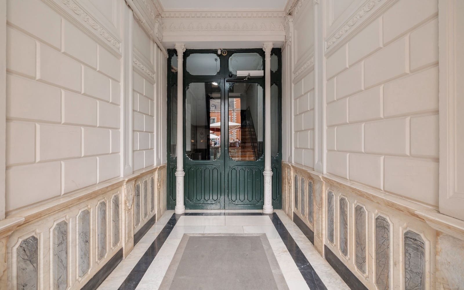 Appartement de 2 chambres à louer à Madrid ville - 1 900 € (Ref: 9354161)