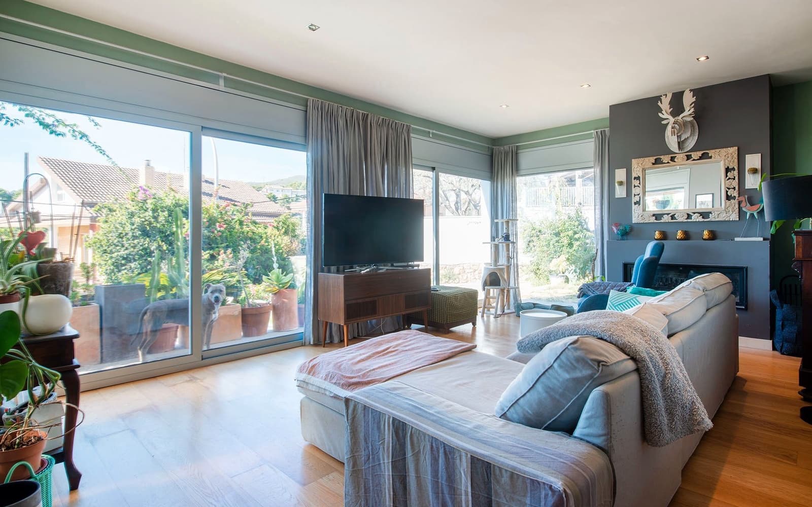 4 makuuhuone Huvila myytävänä paikassa Castelldefels mukana uima-altaan 
autotalli - 1 100 000 € (Ref: 9362866)