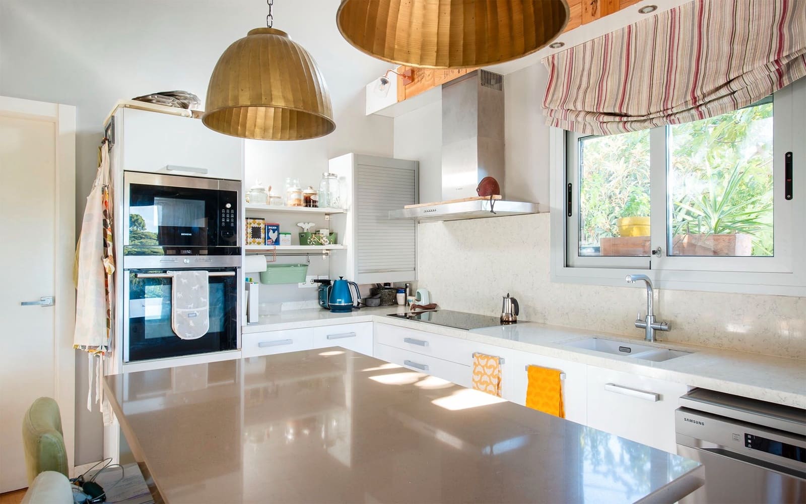 4 makuuhuone Huvila myytävänä paikassa Castelldefels mukana uima-altaan 
autotalli - 1 100 000 € (Ref: 9362866)