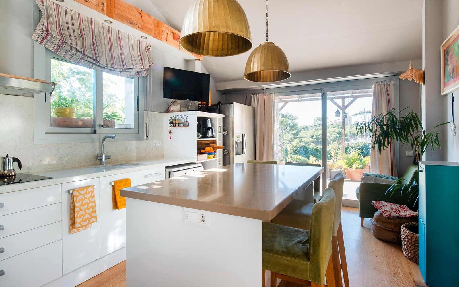 4 makuuhuone Huvila myytävänä paikassa Castelldefels mukana uima-altaan 
autotalli - 1 100 000 € (Ref: 9362866)