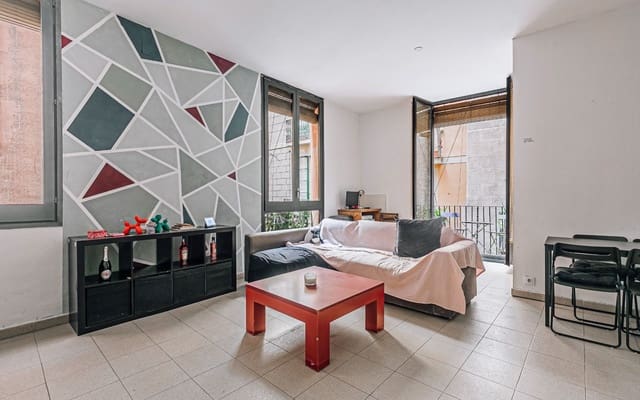 3 chambre Appartement à vendre à El Barri Gòtic, Barcelone ville - 349 000 € (Ref: 9368977)