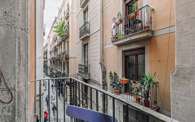 3 chambre Appartement à vendre à El Barri Gòtic, Barcelone ville - 349 000 € (Ref: 9368977)