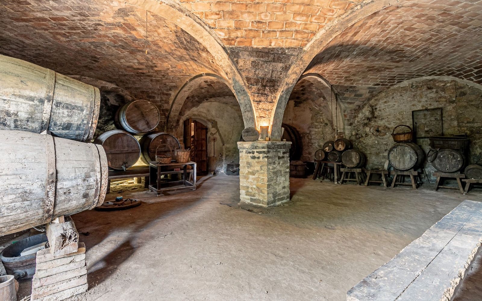 6 sovrum Finca/Hus på landet till salu i Sant Andreu de la Barca med garage - 1 300 000 € (Ref: 9368978)