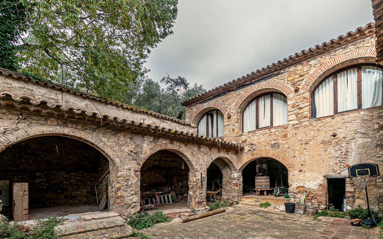 6 sovrum Finca/Hus på landet till salu i Sant Andreu de la Barca med garage - 1 300 000 € (Ref: 9368978)