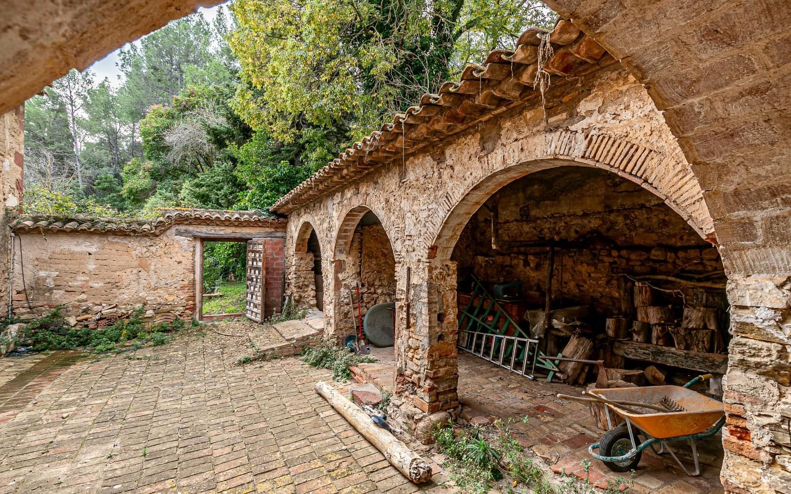 6 sovrum Finca/Hus på landet till salu i Sant Andreu de la Barca med garage - 1 300 000 € (Ref: 9368978)