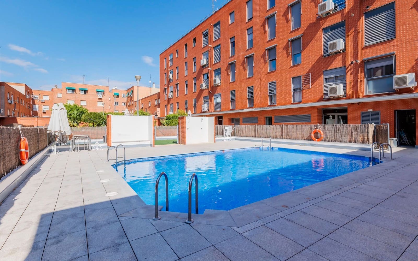 1 makuuhuone Kattohuoneisto vuokrattavana paikassa Madrid kaupunki mukana uima-altaan 
autotalli - 1 250 € (Ref: 9386035)