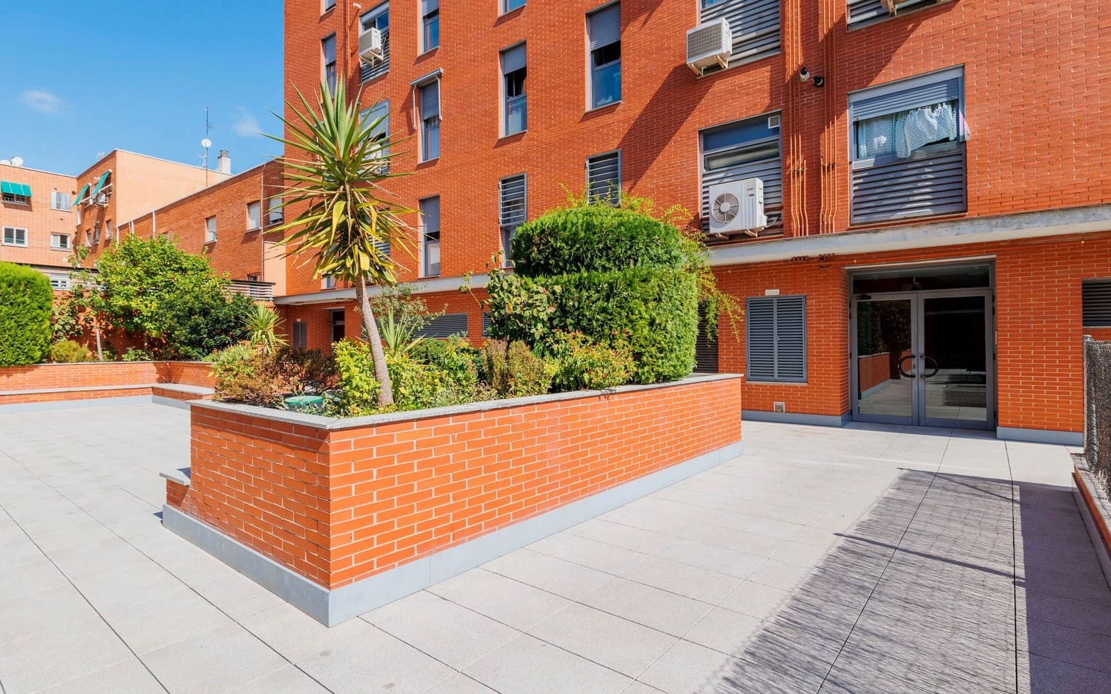 1 makuuhuone Kattohuoneisto vuokrattavana paikassa Madrid kaupunki mukana uima-altaan 
autotalli - 1 250 € (Ref: 9386035)