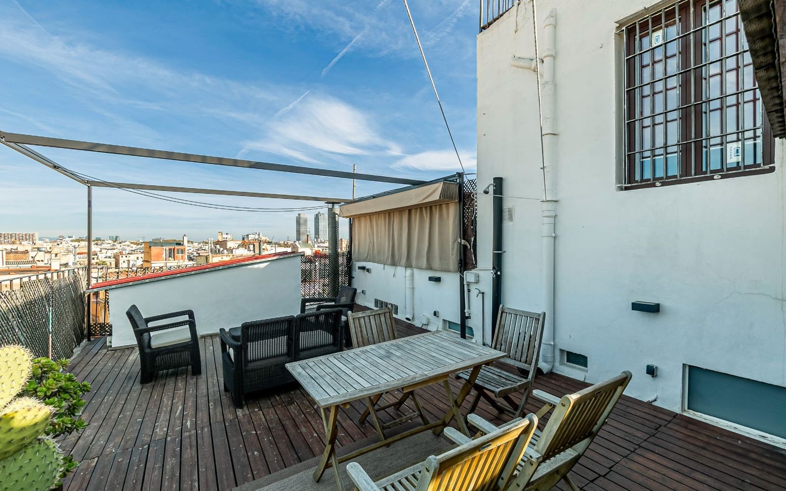 1 slaapkamer Penthouse te koop in Barcelona stad - € 345.000 (Ref: 9390031)