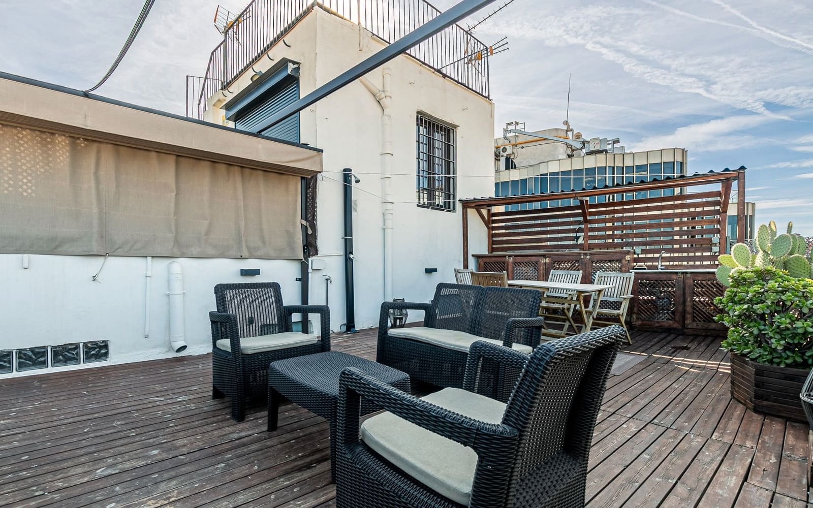 1 slaapkamer Penthouse te koop in Barcelona stad - € 345.000 (Ref: 9390031)